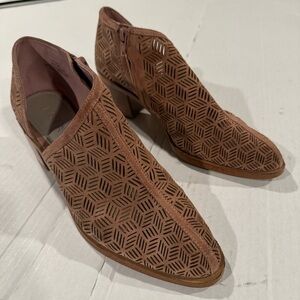 Geometric Patterned Tan Ankle Boots